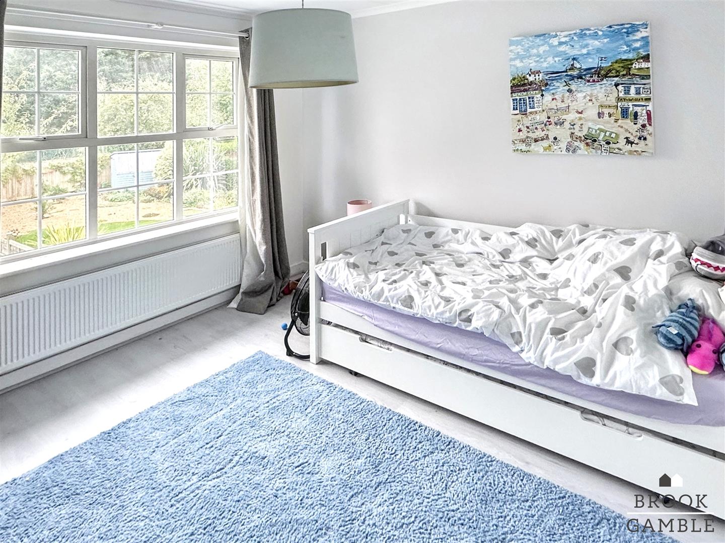 4 Bedroom House. Park Lane in Eastbourne,  17